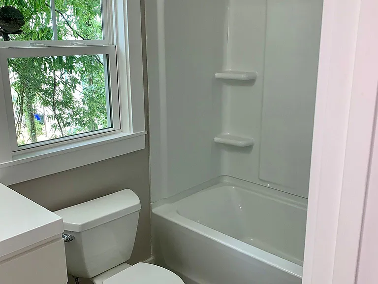 1111 E Franklin St — Photo 3