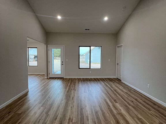 5th image of 1400 Marboeuf Blvd