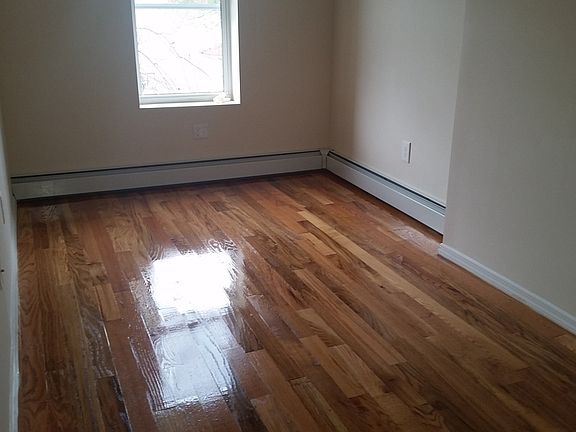 3rd image of 10439 164th St