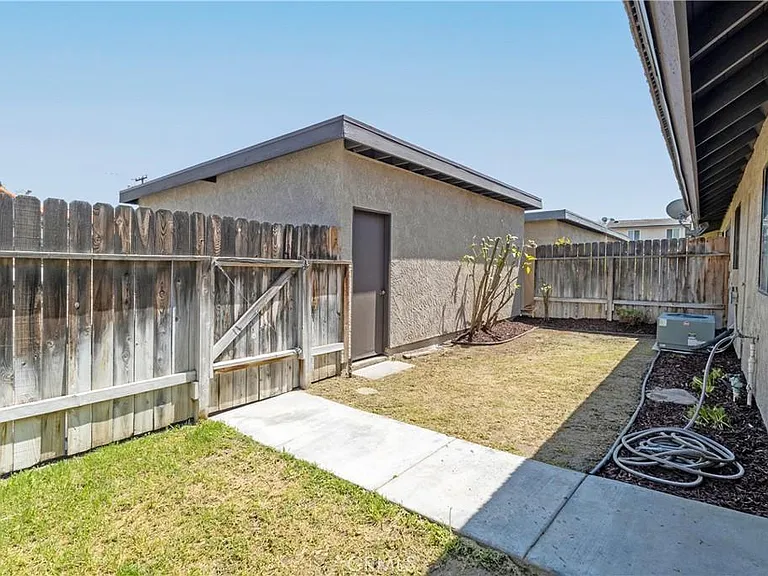 Loro Verde Ave — Photo 6