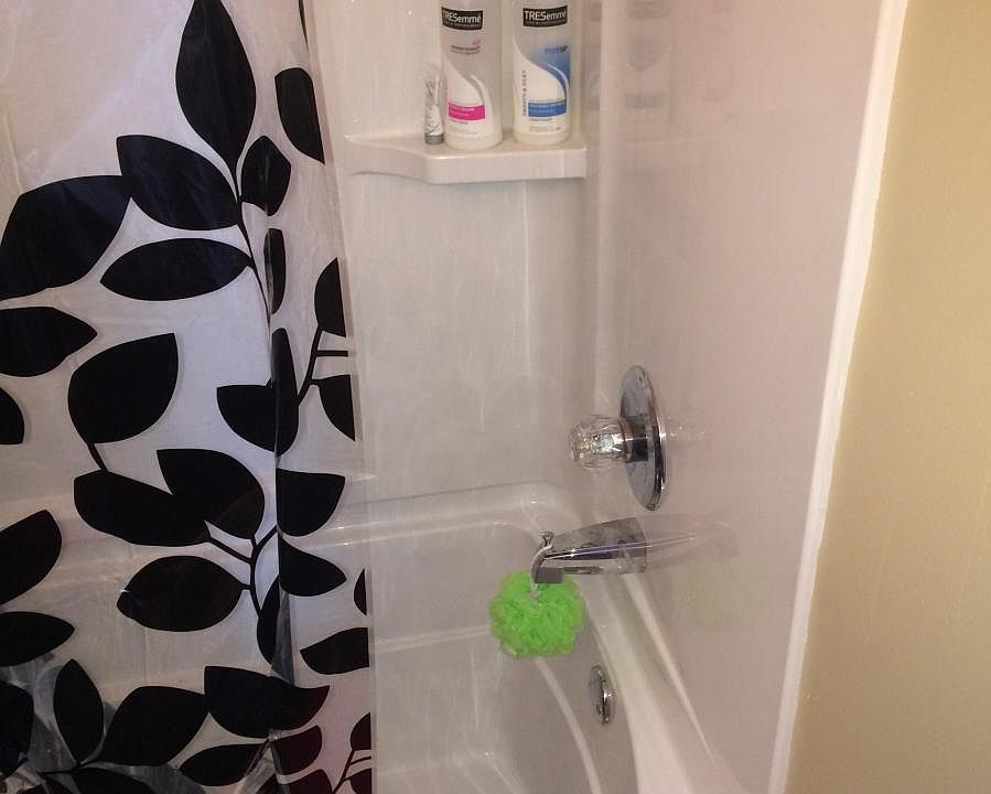 2nd image of 1492 Hobart Ave APT 1