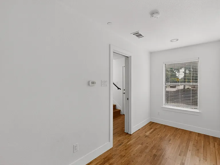 4950 Cedar Springs Rd #301 — Photo 17