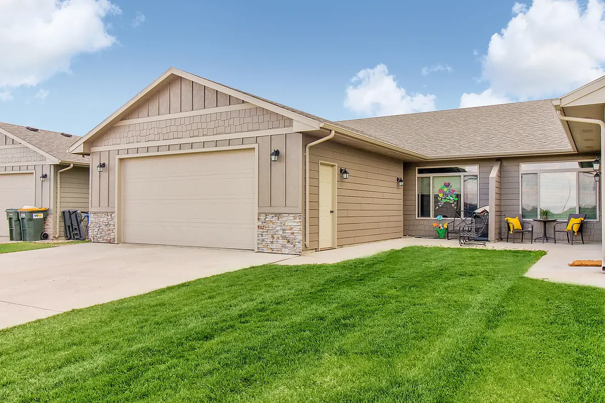 Building Photo - Bison Trail Twin Homes