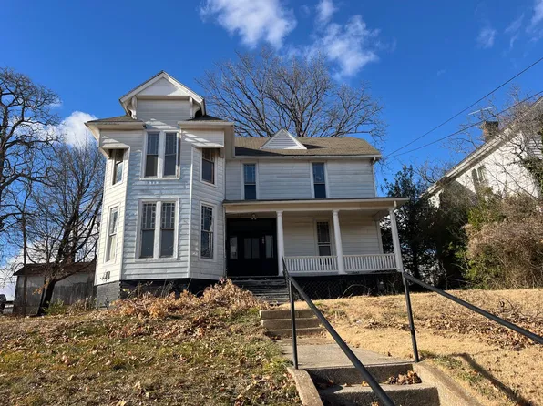 209 Maple Ave, Waynesboro, VA 22980