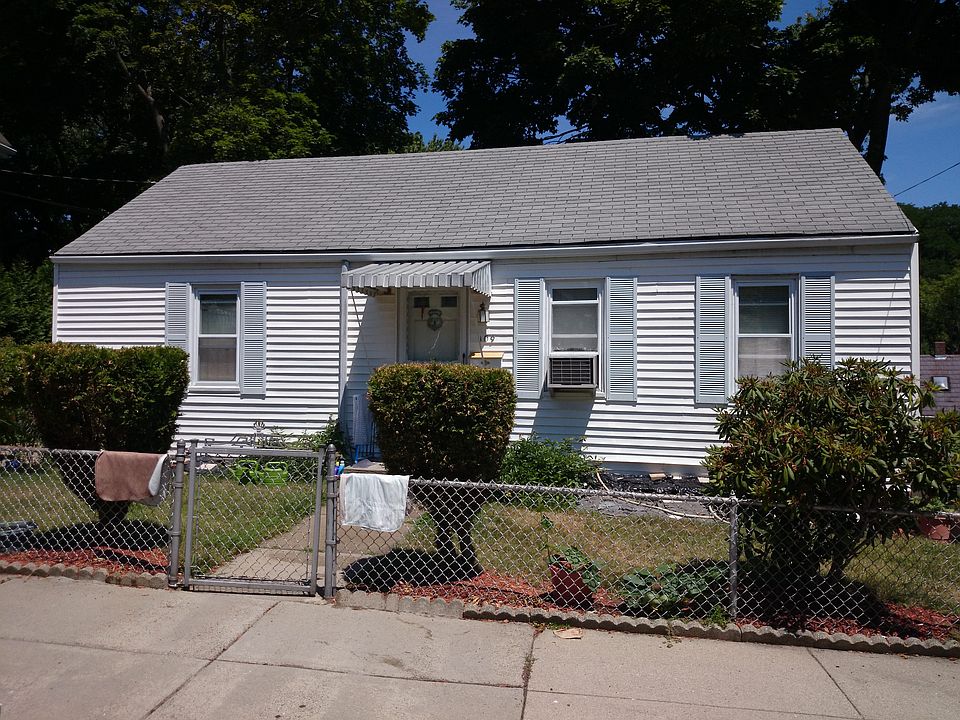 2nd image of 109 Nonantum St