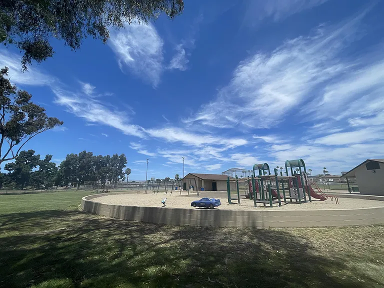 4219 Avati Dr — Photo 30