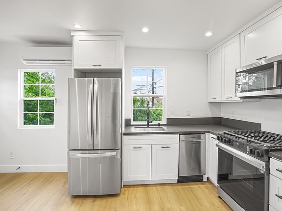 3rd image of 4461 Maryland St #1