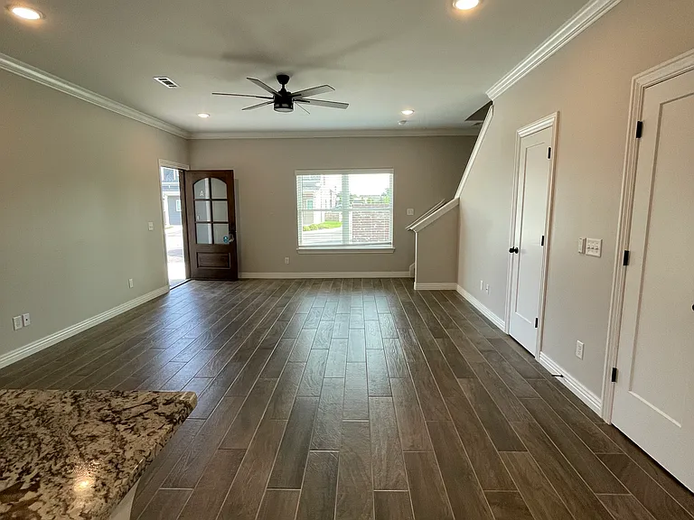 1117 Sheldon Dr #G — Photo 3