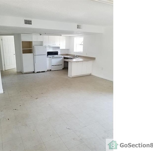 1st image of 7104 NW 14th Pl APT 6