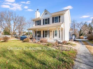 3 New Cut Rd, Round Hill, VA 20141