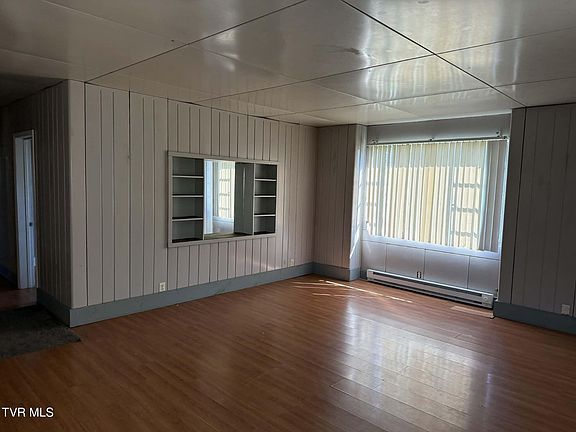 5th image of 203 Henry St NW