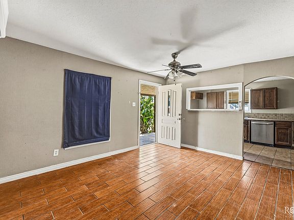 4th image of 2518 Coleman St