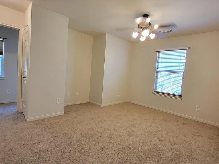 4822 Bonny Loch Ln — Photo 5