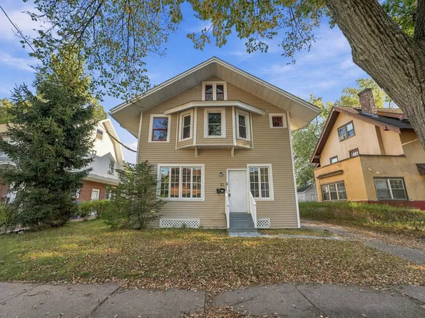 31 Burton St, Springfield, MA 01108