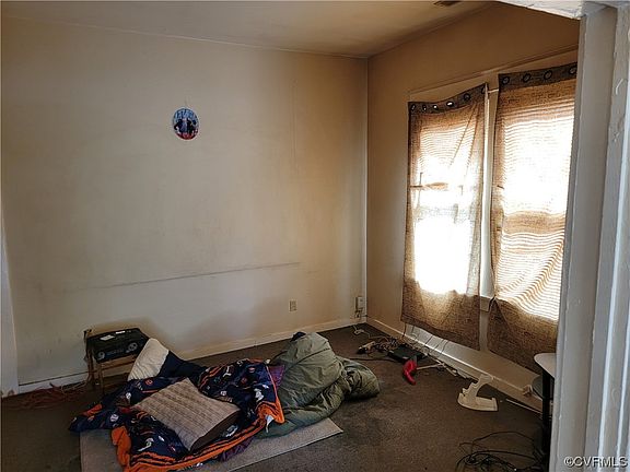 5th image of 1610 Columbia St