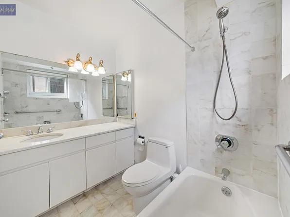 420 East 58th Street image 7 of 8