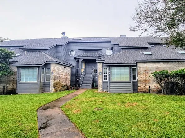 210 Oak Bay St APT 801, Rockport, TX 78382