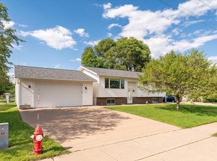 221 Gaarder Rd E, Holmen, WI 54636