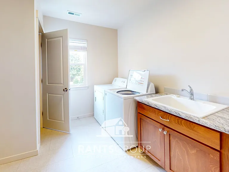 603 3rd Ave SW #A & B — Photo 7