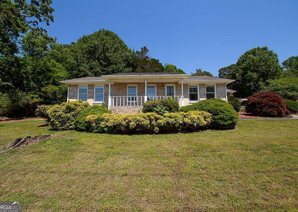 1st image of 102 Lindsey Ct NE