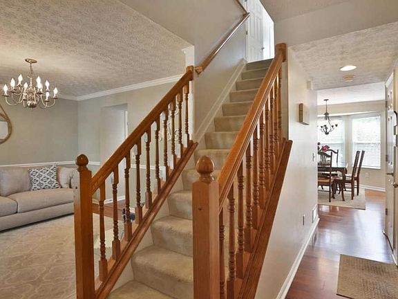 3rd image of 6058 Tuswell Dr