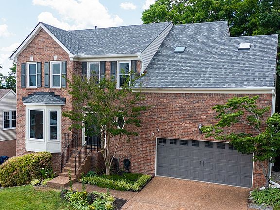 3rd image of 1324 Buckingham Cir