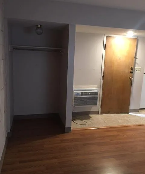 2470 N High St #B1 — Photo 3