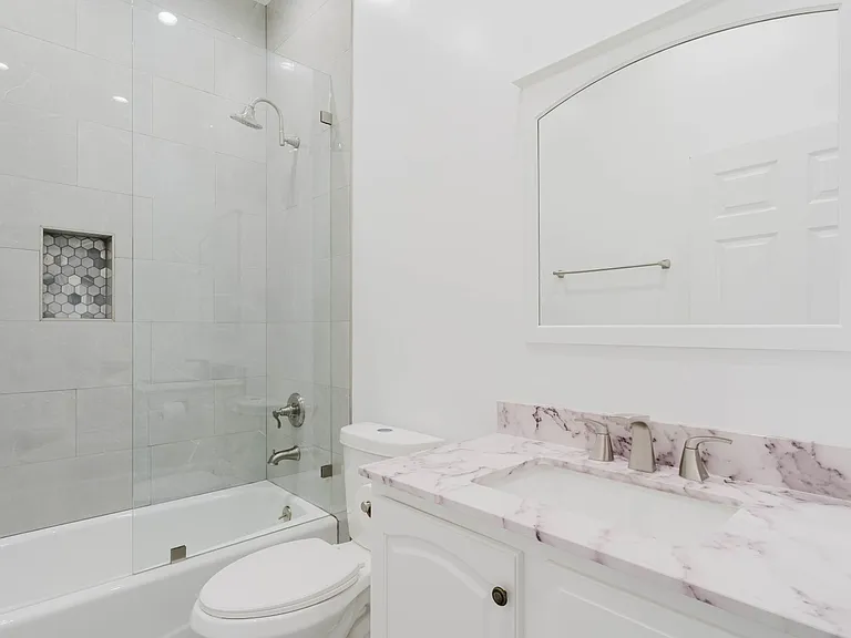 17908 Califa St — Photo 22