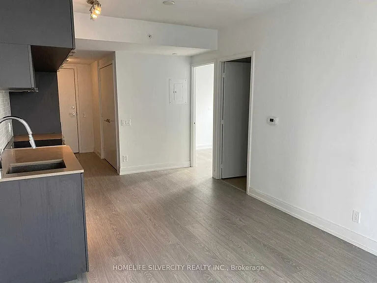 181 Dundas St E #4511 — Photo 10
