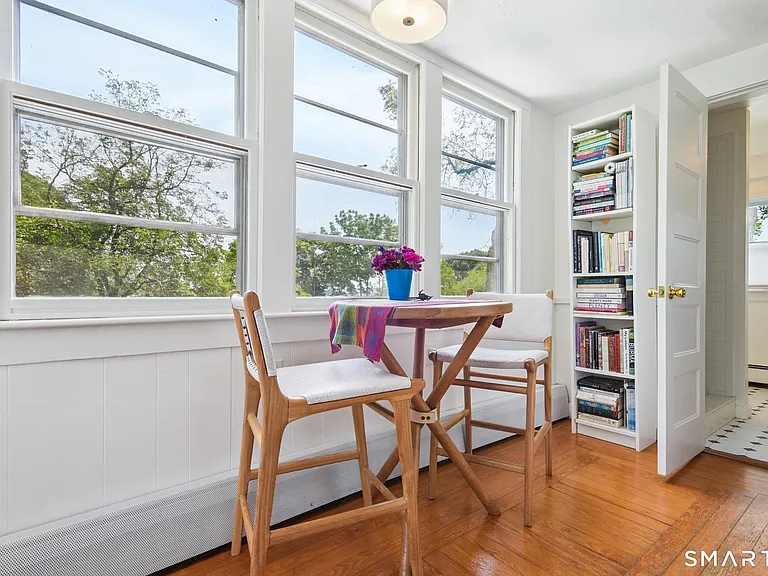 24 Warren Ave — Photo 8