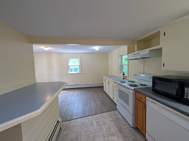 22 Jenny Ln — Photo 4