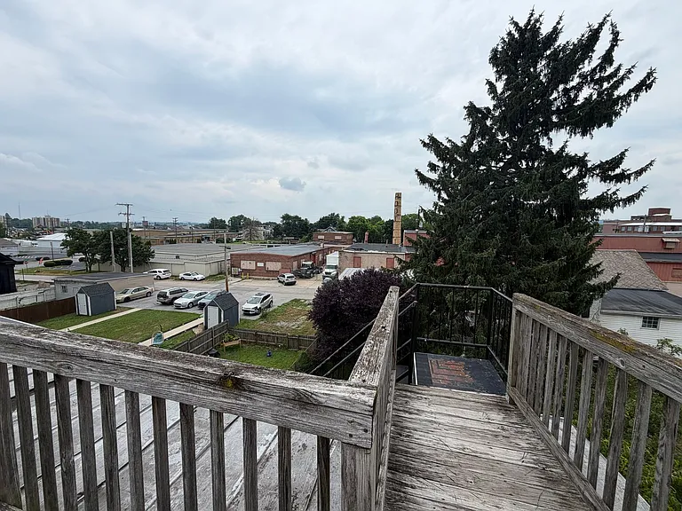 827 E Prospect St — Photo 13