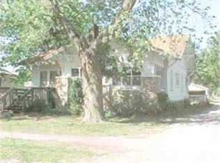 809 Main St, Henrietta, MO 64036