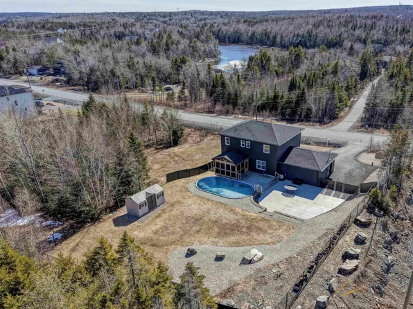 1465 McCabe Lake Dr, Halifax, NS B4E 0P5