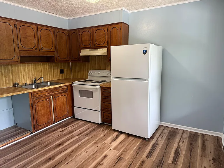 128 Charles St #8 — Photo 4
