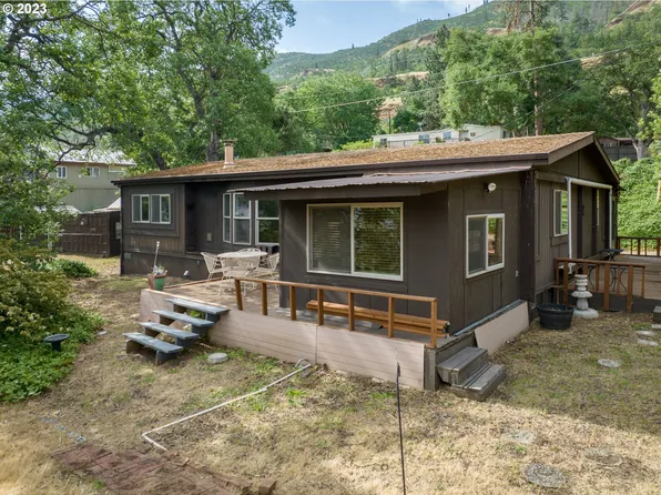 5675 Highway 30w, The Dalles, OR 97058