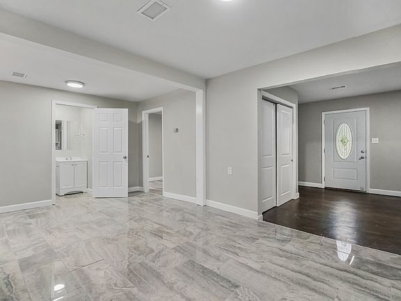 4th image of 10530 Palmer Ave