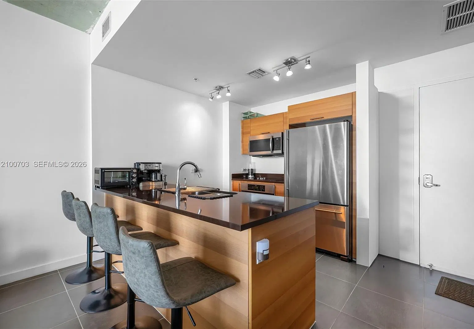 Four Midtown Miami Condo — Photo 2