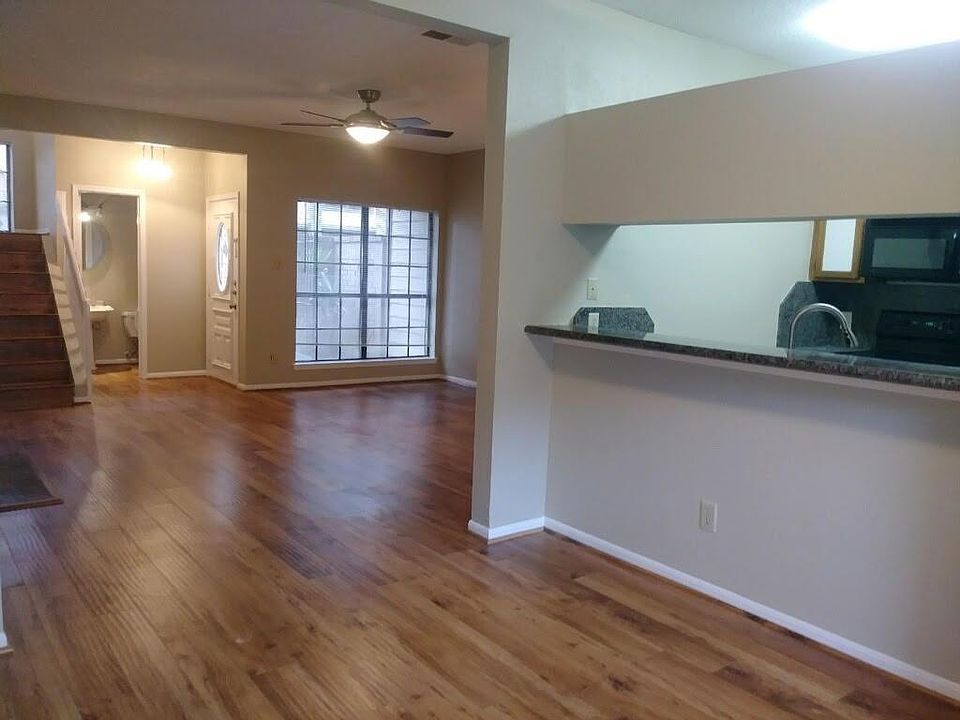 1st image of 714 Country Place Dr