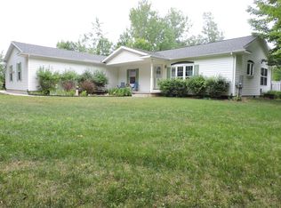 4852 N Carter Rd, Pinconning, MI 48650
