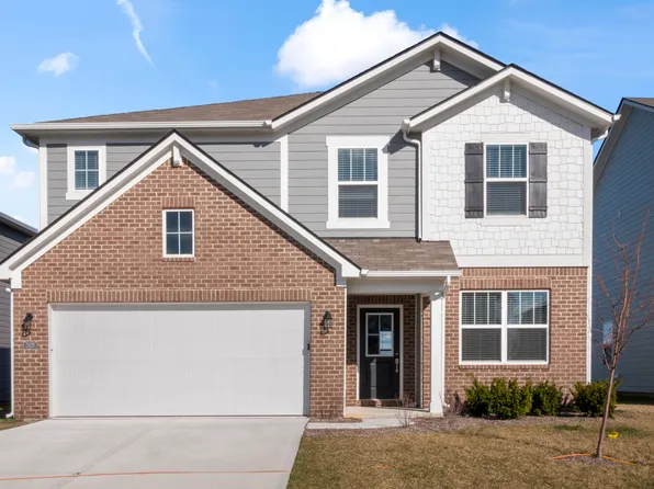 2428 S Carlota Dr, New Palestine, IN 46163