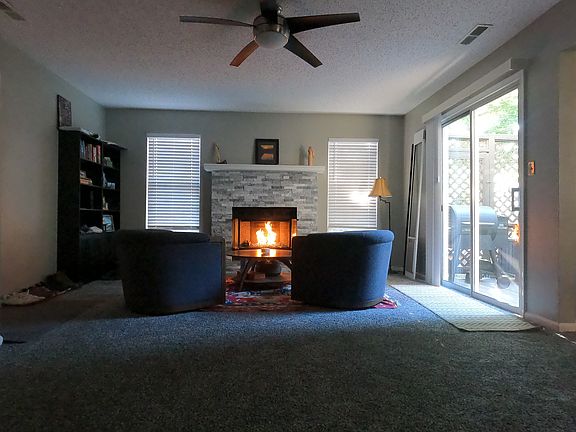 2nd image of 806 Westgate Ct