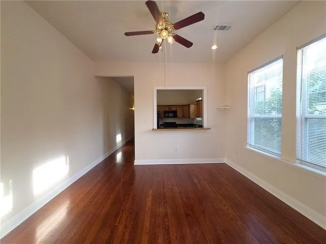 2 bed, 1.0 bath, 994 sqft, $1,200 — Photo 2