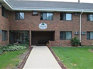 10833 N Port Washington Rd, Mequon, WI 53092