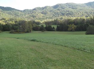 105 Skeens Dr, Big Stone Gap, VA 24219