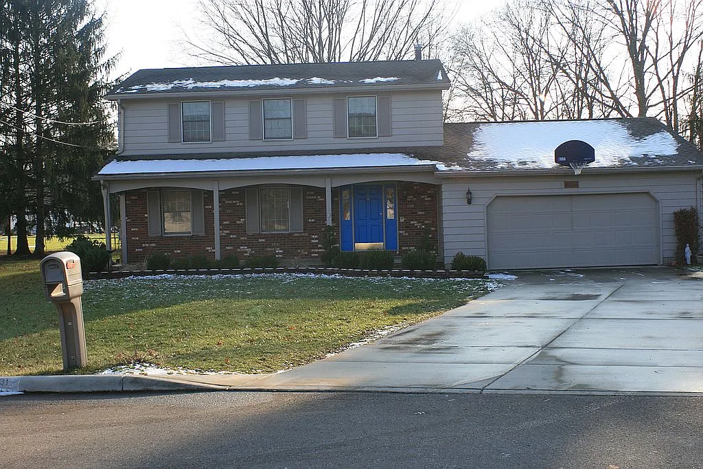 131 Emerson Cir photo 1