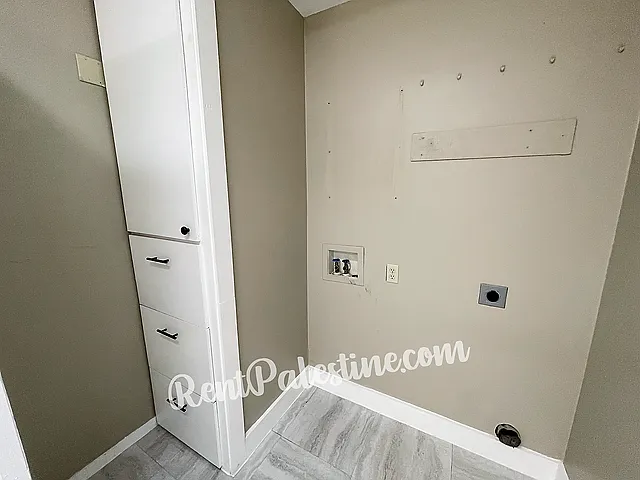 613 E Brazos St #1/2 — Photo 11
