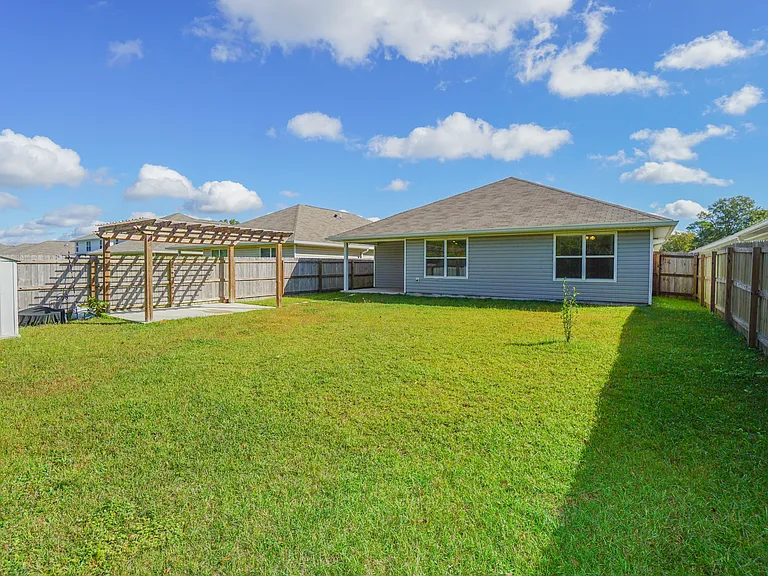 2379 Kirkwood Dr — Photo 5