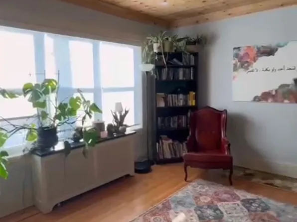 971.5 Main St E, Hamilton, ON L8M 1N5