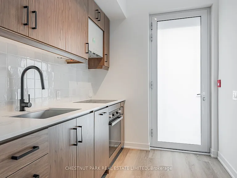 9 Tecumseth St #107 — Photo 16